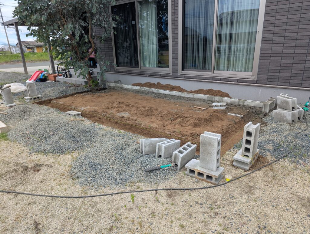 施工中：「玉名市 左官仕上げタイルバルコニー 施工中」